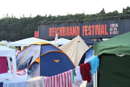 Todesfall auf dem Deichbrand-Festival: Die Polizei ermittelt Todesfall auf dem Deichbrand-Festival: Die Polizei ermittelt