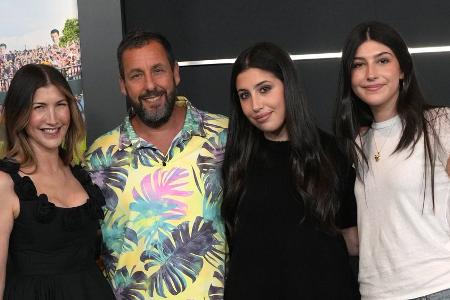 Adam Sandler kommt mit Familie zur Adam Sandler kommt mit Familie zur