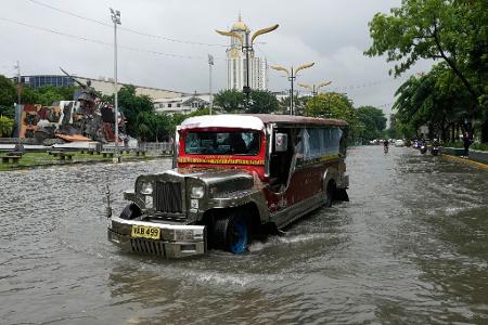 Auch in der Hauptstadt Manila standen viele Straßen unter Wasser.