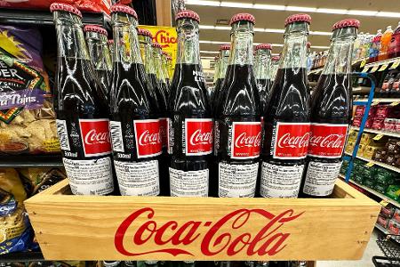 Coca Cola wird Maissirup nicht ersetzen, sondern eine neue Produktreihe mit Rohrzucker einführen. (Archivbild) Coca Cola wird Maissirup nicht ersetzen, sondern eine neue Produktreihe mit Rohrzucker einführen. (Archivbild)