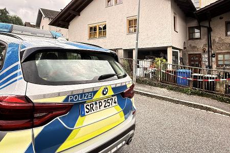 Das optisch heruntergekommene Haus ist in der Nachbarschaft als 