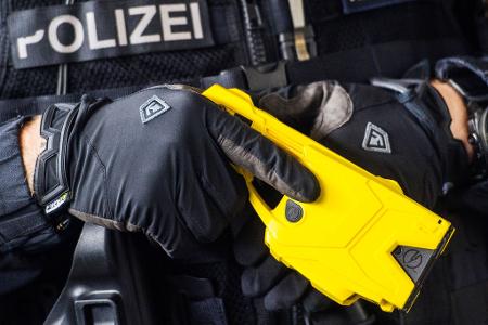 Der Einsatz der Taser birgt auch Gefahren. (Archivbild) Der Einsatz der Taser birgt auch Gefahren. (Archivbild)