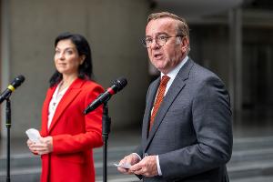 Bundeswirtschaftsministerin Katherina Reiche (CDU) und Verteidigungsminister Boris Pistorius (SPD) stellten die Pläne vor.