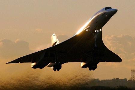 Drei Jahre nach dem Pariser Absturz stellten Air France und British Airways die Flüge mit der Concorde ein. (Archivbild)