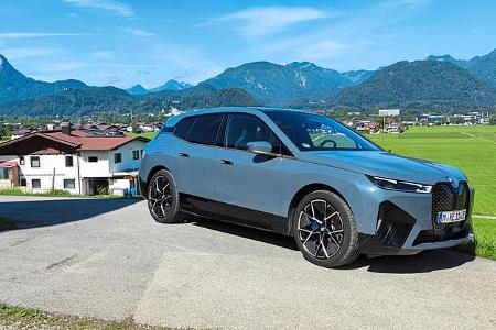 BMW iX xDrive 50