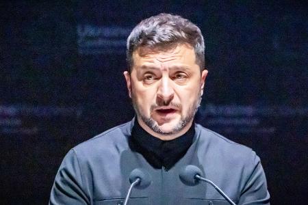 Nach wenigen Tagen rudert der ukrainische Präsident Wolodymyr Selenskyj zurück und will mit einem neuen Gesetz die Vollmachten von Korruptionsbekämpfern wiederherstellen. (Archivbild)