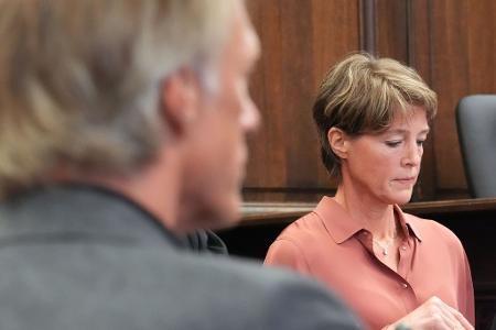 Christina Block verliest mehrere Stunden eine vorbereitete Erklärung.