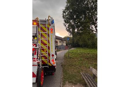 Bildquelle Feuerwehr Herdecke
Die beigefügten Fotos dürfen nur in Zusammenhang mit dem unmittelbaren Einsatzereignis verwendet werden. Für andere Berichterstattungen ist die Zustimmung der Pressestelle der Freiwilligen Feuerwehr Herdecke einzuholen.