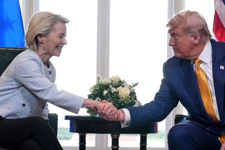 Handschlag - EU und USA schließen Zolldeal