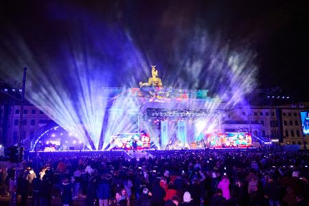 Zur Silvesterparty am Brandenburger Tor kamen jedes Jahr Zehntausende Menschen. (Archivfoto) Zur Silvesterparty am Brandenburger Tor kamen jedes Jahr Zehntausende Menschen. (Archivfoto)