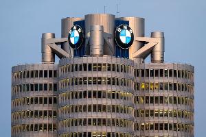 Auch BMW hat einen Gewinneinbruch erlitten.