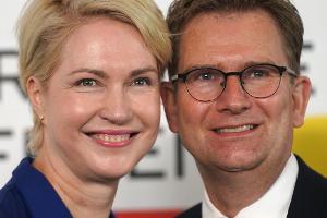 Seit 25 Jahren verheiratet: Schwesig und ihr Ehemann Stefan. (Archivbild)