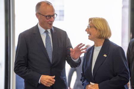 Merz bekennt sich zur deutschen Stahlindustrie