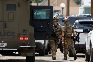 Einsatzkräfte nach den Schüssen in Anaconda im US-Bundesstaat Montana.