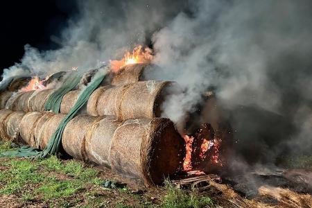 Heuballenbrand bei Schallodenbach Heuballenbrand bei Schallodenbach