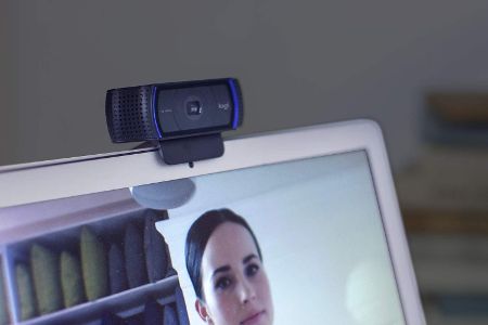 Abkleben der Webcam – nicht ausreichend als effektive Cyberabwehr Abkleben der Webcam – nicht ausreichend als effektive Cyberabwehr