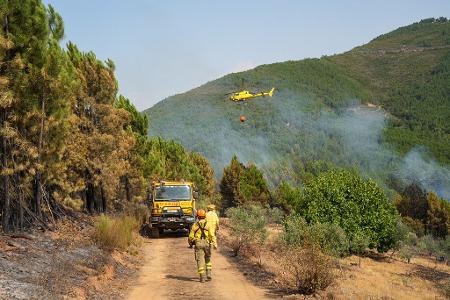 In Las Hurdes in der spanischen Region Cáceres konnte ein größerer Waldbrand nach mehreren Tagen unter Kontrolle gebracht werden. In Las Hurdes in der spanischen Region Cáceres konnte ein größerer Waldbrand nach mehreren Tagen unter Kontrolle gebracht werden.