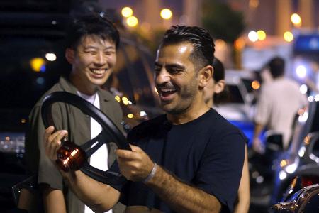 Mission Supercar - mit Hamid um die Welt