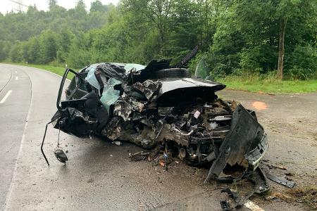 Lichtbild des Unfallfahrzeugs Lichtbild des Unfallfahrzeugs