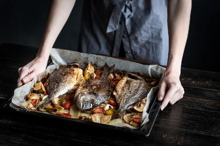 Zitronen und Fisch