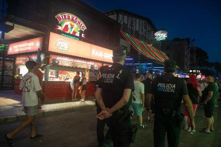 Die Polizeipräsenz wurde am Ballermann zuletzt verstärkt. (Archivfoto)