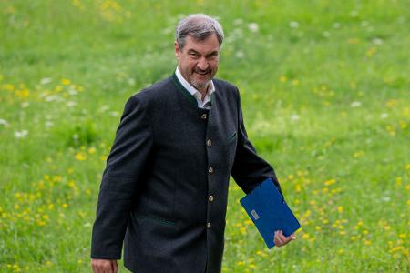 Steuererhöhungen sind für die CSU immer ein schwieriges Thema - auch die jüngsten Rufe aus der SPD stoßen auf Widerstand. (Archivbild) Steuererhöhungen sind für die CSU immer ein schwieriges Thema - auch die jüngsten Rufe aus der SPD stoßen auf Widerstand. (Archivbild)