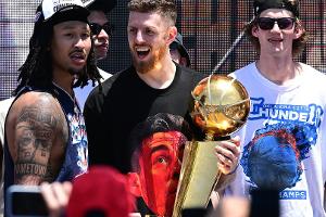 Hartenstein mit Zeichen für Basketballnachwuchs
