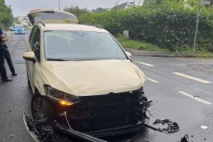 Rösrath - Eine Person bei Verkehrsunfall in Forsbach leicht verletzt