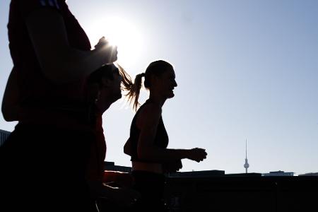 Die Deutschen machen laut einer Studie mehr Sport als noch 2010. (Symbolbild)