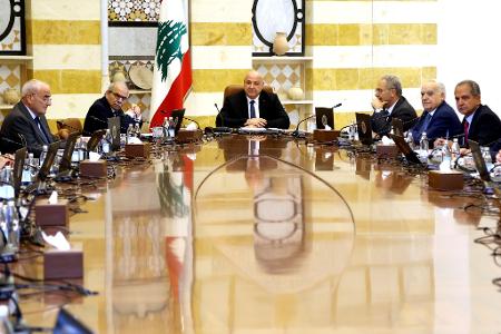 Die Debatte über die Entwaffnung der Hisbollah schürt Ängste vor einer neuen politischen Krise. Die Debatte über die Entwaffnung der Hisbollah schürt Ängste vor einer neuen politischen Krise.