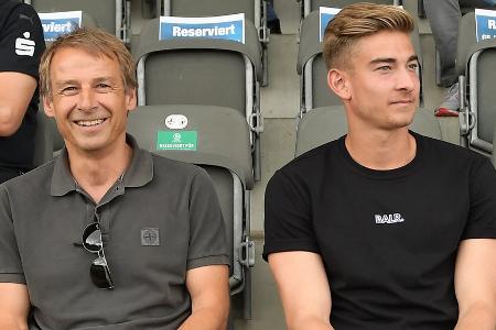 Dieser Fußballer-Nachwuchs steht ebenfalls auf dem Platz Dieser Fußballer-Nachwuchs steht ebenfalls auf dem Platz