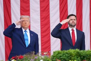 US-Präsident Donald Trump bezeichnet eine Kandidatur seines Vize JD Vance bei der kommenden Präsidentschaftswahl als "höchstwahrscheinlich". (Archivbild)