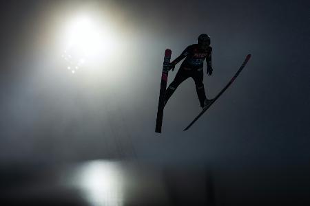 Anzugskandal: FIS kündigt zeitnahe Entscheidung an Anzugskandal: FIS kündigt zeitnahe Entscheidung an