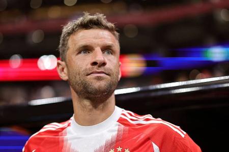 Abschied nach 756 Spielen für den FC Bayern - Nach sage und schreibe 756 Pflichtspielen endet die Karriere von Thomas Müller im Trikot vom FC Bayern. Bei der Klub-WM in den USA schied der Raumdeuter mit den Münchnern im Viertelfinale gegen PSG aus.