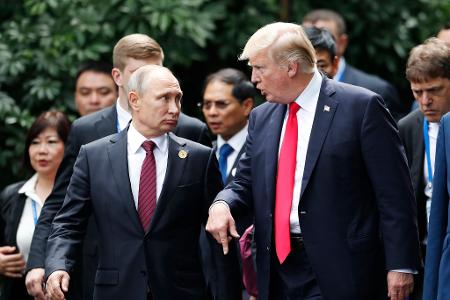 Noch aus seiner ersten Amtszeit kennt US-Präsident Donald Trump Kremlchef Wladimir Putin auch von persönlichen Begegnungen. (Archivbild)