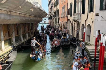 Venedig machte wegen seiner Eintrittsgebühr Schlagzeilen - die Touristen hielt das jedoch nicht ab. (Archivbild)