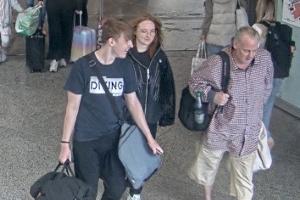 Mutmaßlicher Täter mit einer unbekannten männlichen und weiblichen Begleitperson am Hbf. in München.jpg