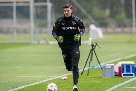 Mit 21 Jahren: Kwasigroch verlässt Hertha Richtung Katar Mit 21 Jahren: Kwasigroch verlässt Hertha Richtung Katar