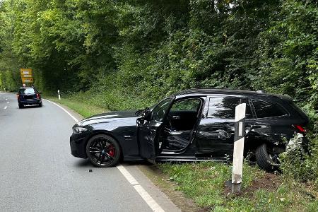 Beide Autos wurden abgeschleppt. Foto: Polizei Minden-Lübbecke