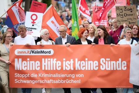 Eine Demo vor der Verhandlung hatte einigen Zulauf