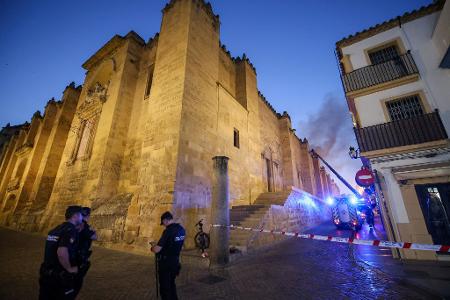 Feuerwehrleute waren vor Ort, um den Brand zu löschen. 