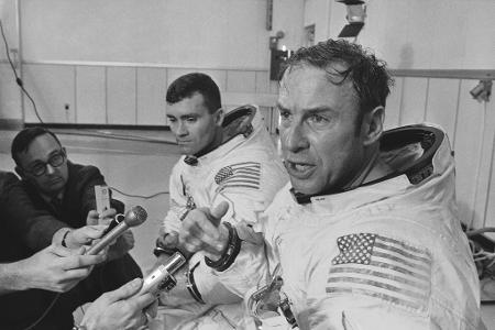 Lovell war Kopf der Crew des Fluges von Apollo 13, der 1970 nach einem technischen Defekt beinahe in einer Katastrophe endete. (Archivbild)
