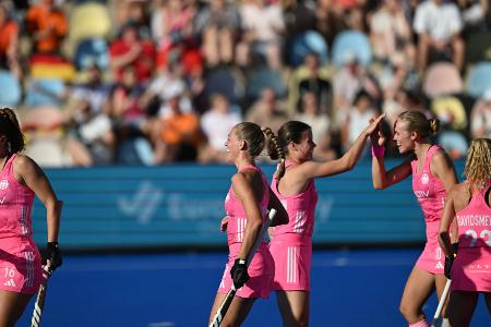 Hockey-Frauen dominieren zum EM-Auftakt Hockey-Frauen dominieren zum EM-Auftakt
