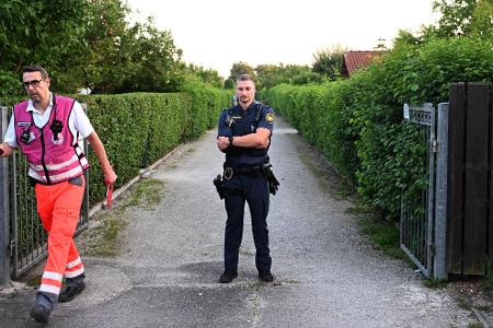 Die Polizei ermittelt - de Hütte in der Kleingartenanlage wurde abgeriegelt. 