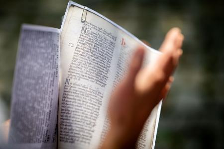 In der Urkunde von 1269 - hier eine Kopie - ist ein Bräter erwähnt.