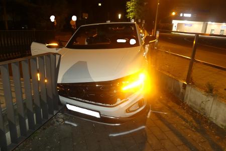 Unfall Steinmüllerallee. Foto: KPB OBK Unfall Steinmüllerallee. Foto: KPB OBK