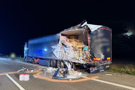 Bild01: beschädigter Sattelzug