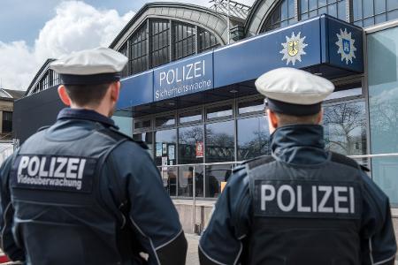 Eine Präsenzstreife der Bundespolizei am Hamburger Hauptbahnhof-
Foto: Bundespolizei