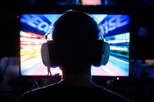 52 Prozent der Menschen in Deutschland spielen zumindest hin und wieder Video- oder Computerspiele. (Symbolbild)