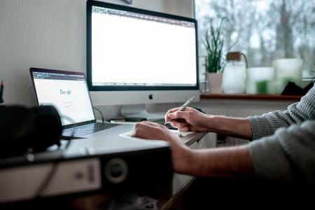Spätestens seit der Corona-Pandemie gehören Homeoffice-Angebote bei vielen Unternehmen zum Alltag. (Symbolbild) Spätestens seit der Corona-Pandemie gehören Homeoffice-Angebote bei vielen Unternehmen zum Alltag. (Symbolbild)